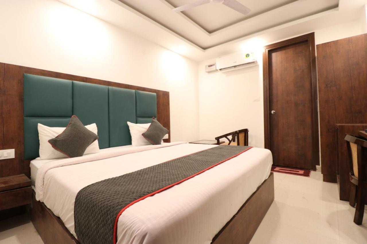 ניו דלהי Hotel Krone A Family Hotel Near Igi Airport Delhi מראה חיצוני תמונה
