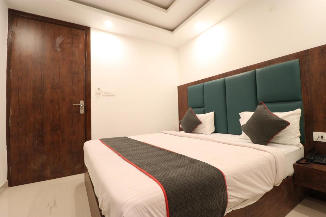 ניו דלהי Hotel Krone A Family Hotel Near Igi Airport Delhi מראה חיצוני תמונה