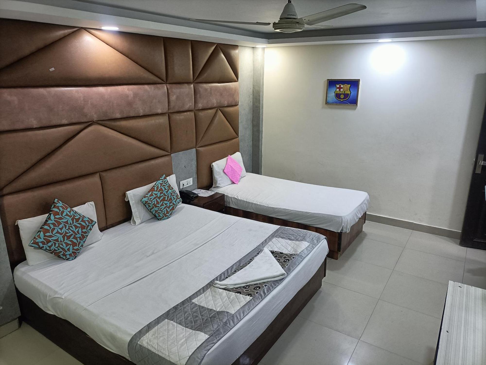 ניו דלהי Hotel Krone A Family Hotel Near Igi Airport Delhi מראה חיצוני תמונה
